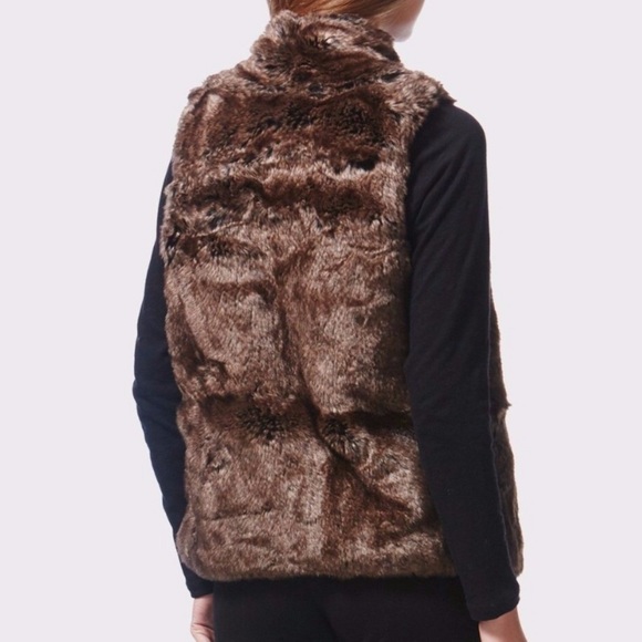 Tart Collection Faux Fur Vest - Picture 2 of 14